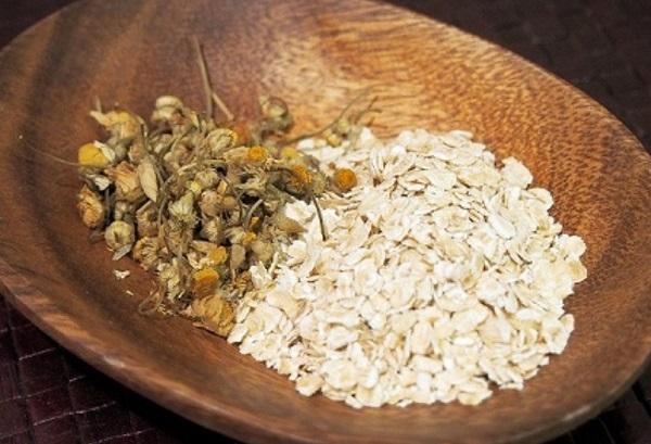 オートミール(左)とカモミール(右)