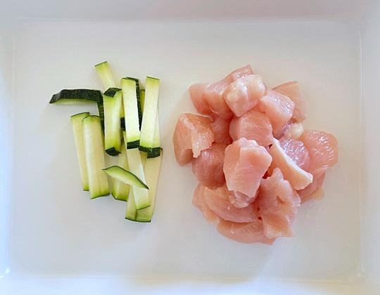 チキンと香ばし素材の夏ごはん作り方１